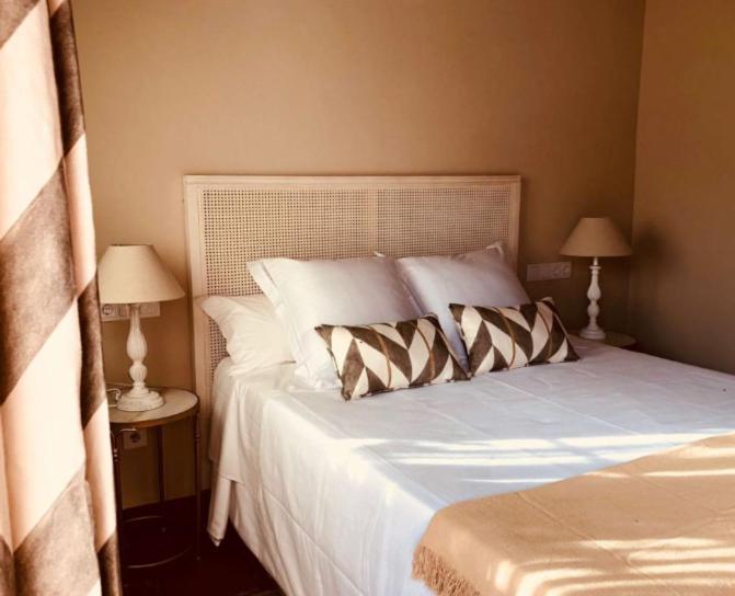 Hotel Rural Las Tejuelas Valdecaballeros Экстерьер фото