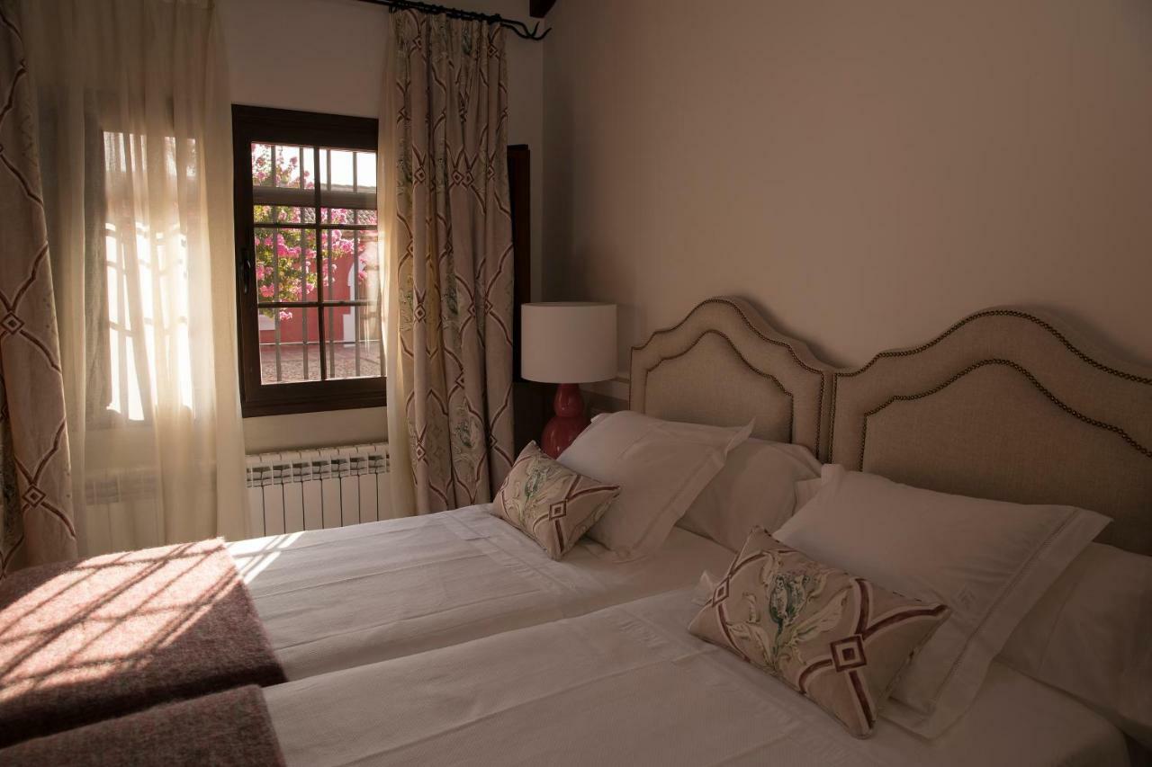 Hotel Rural Las Tejuelas Valdecaballeros Экстерьер фото